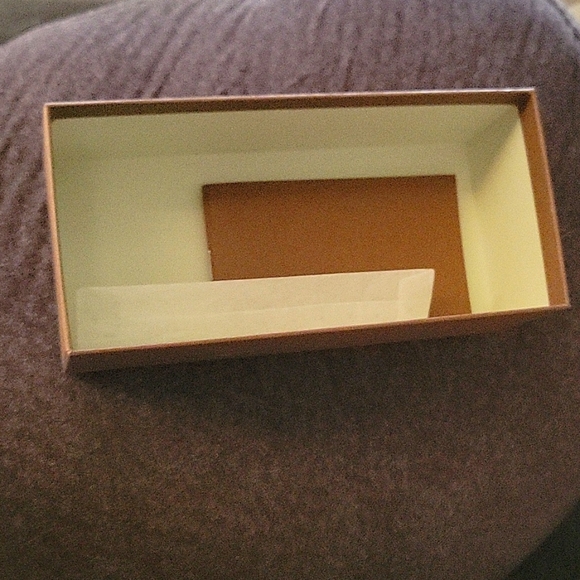 NWT. Burberry Unisex Sunglasses. - Picture 3 of 8